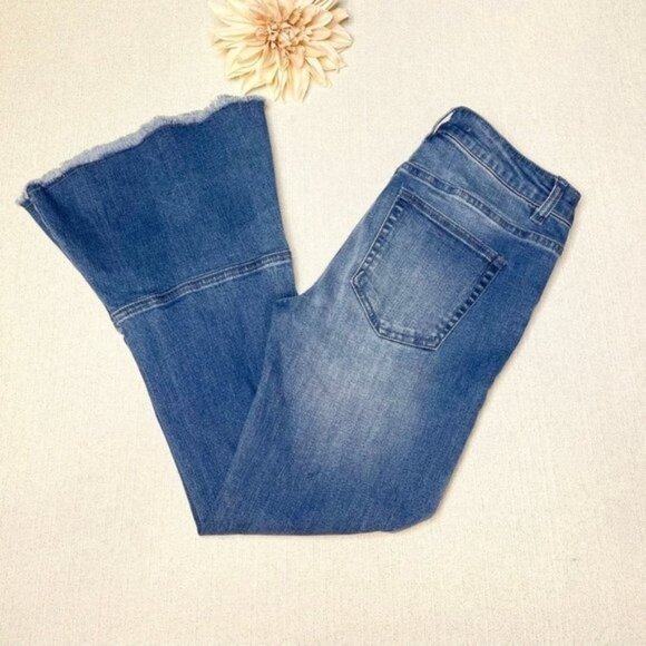 Chelsea & Violet High Rise Flared Hem Crop Jeans Distressed Frayed Size 25 - Picture 5 of 11